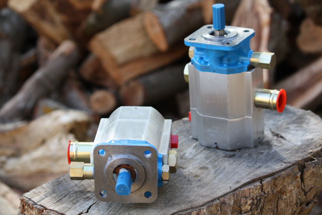 Two stage hydraulic wood splitter pump
