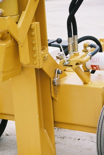 All Splitez log splitters and wood splitters have a way to lock  