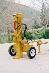 Splitez model 25000 34 ton hydraulic log splitter